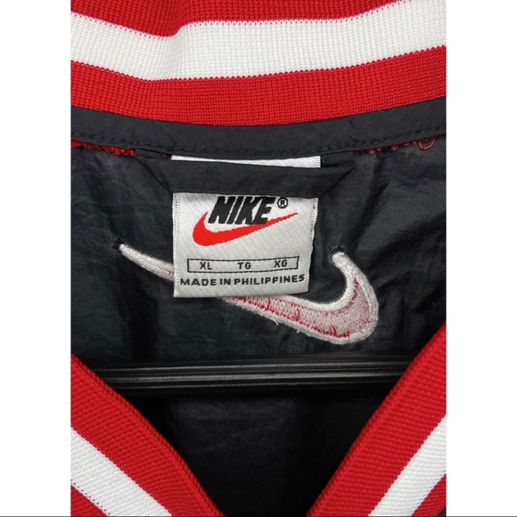 Vintage Nike Men’s XL Black Red White Windbreaker Pullover V-Neck Snap Jacket - Picture 3 of 6